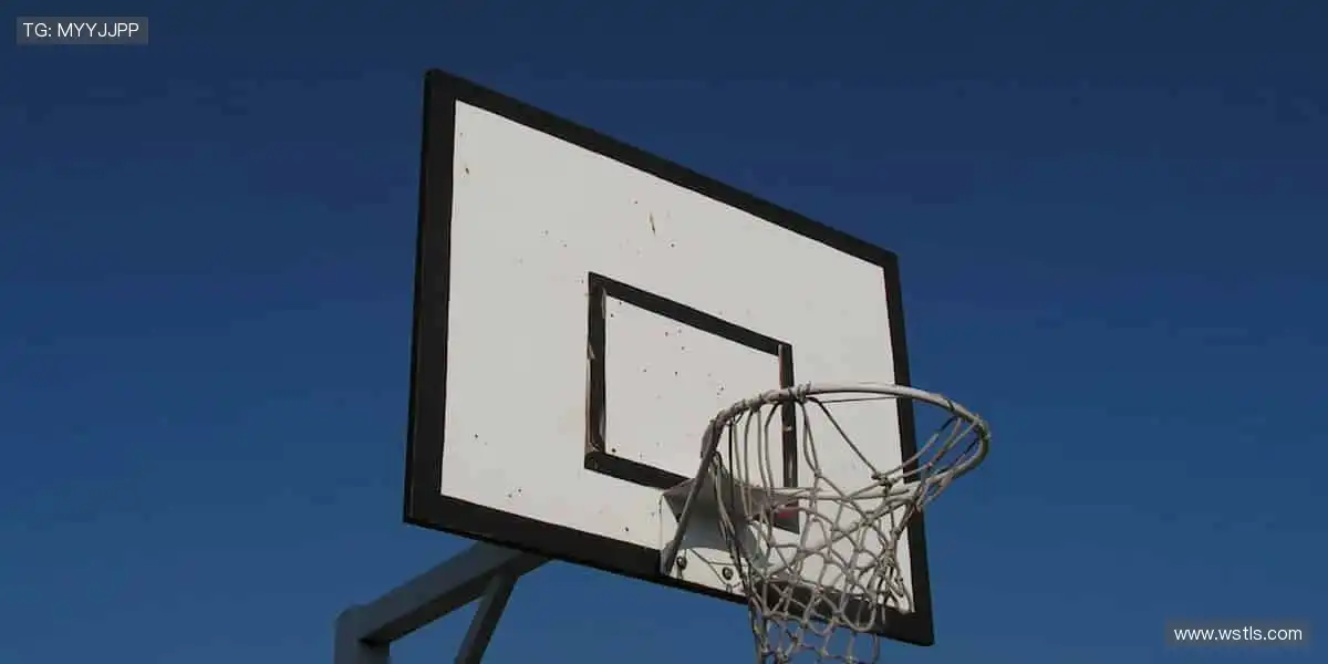 🎧互动弹幕，和千万球迷一起嗨翻全场！